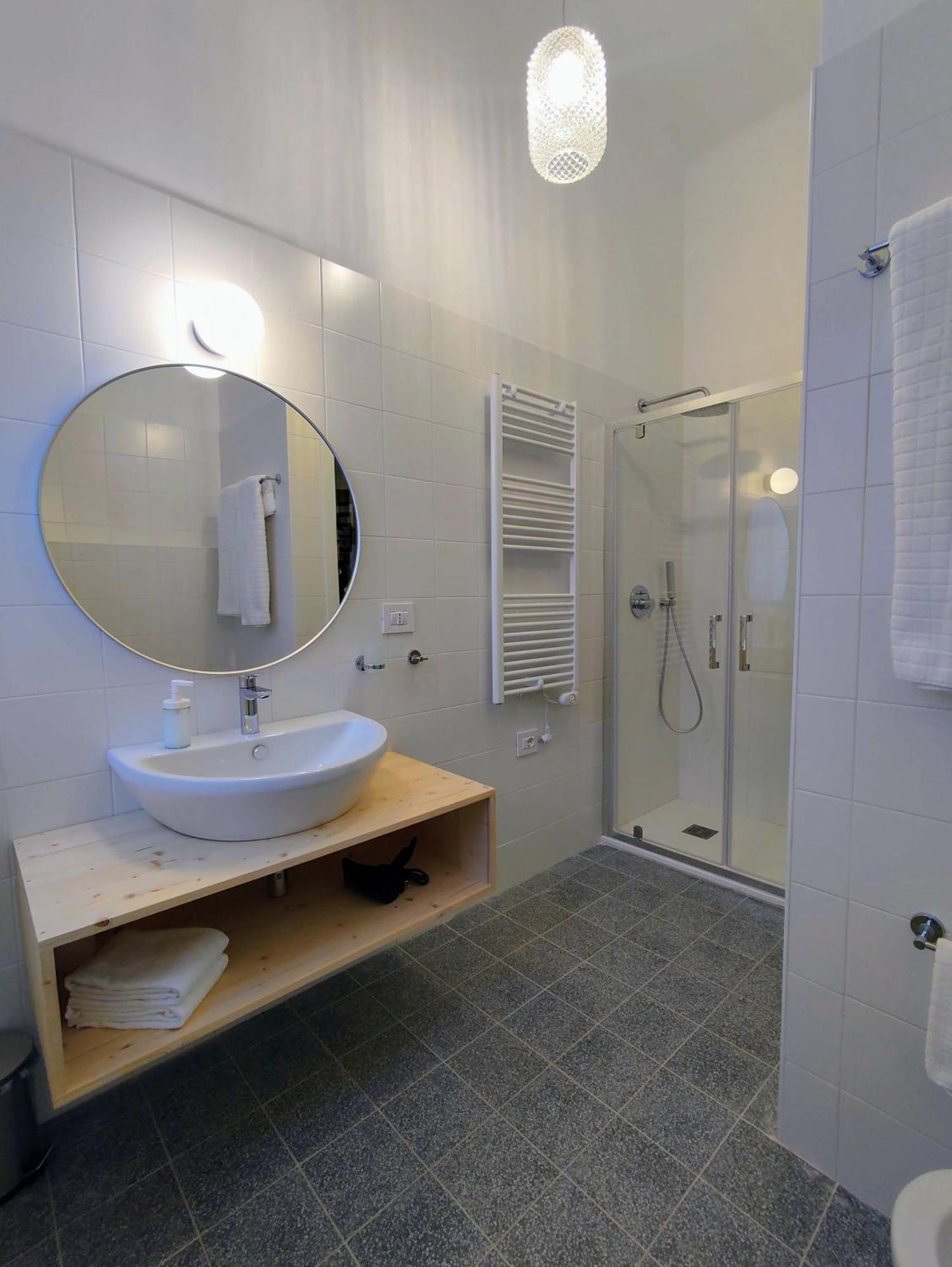 Lostabile Guesthouse & Coworking Bari Ngoại thất bức ảnh