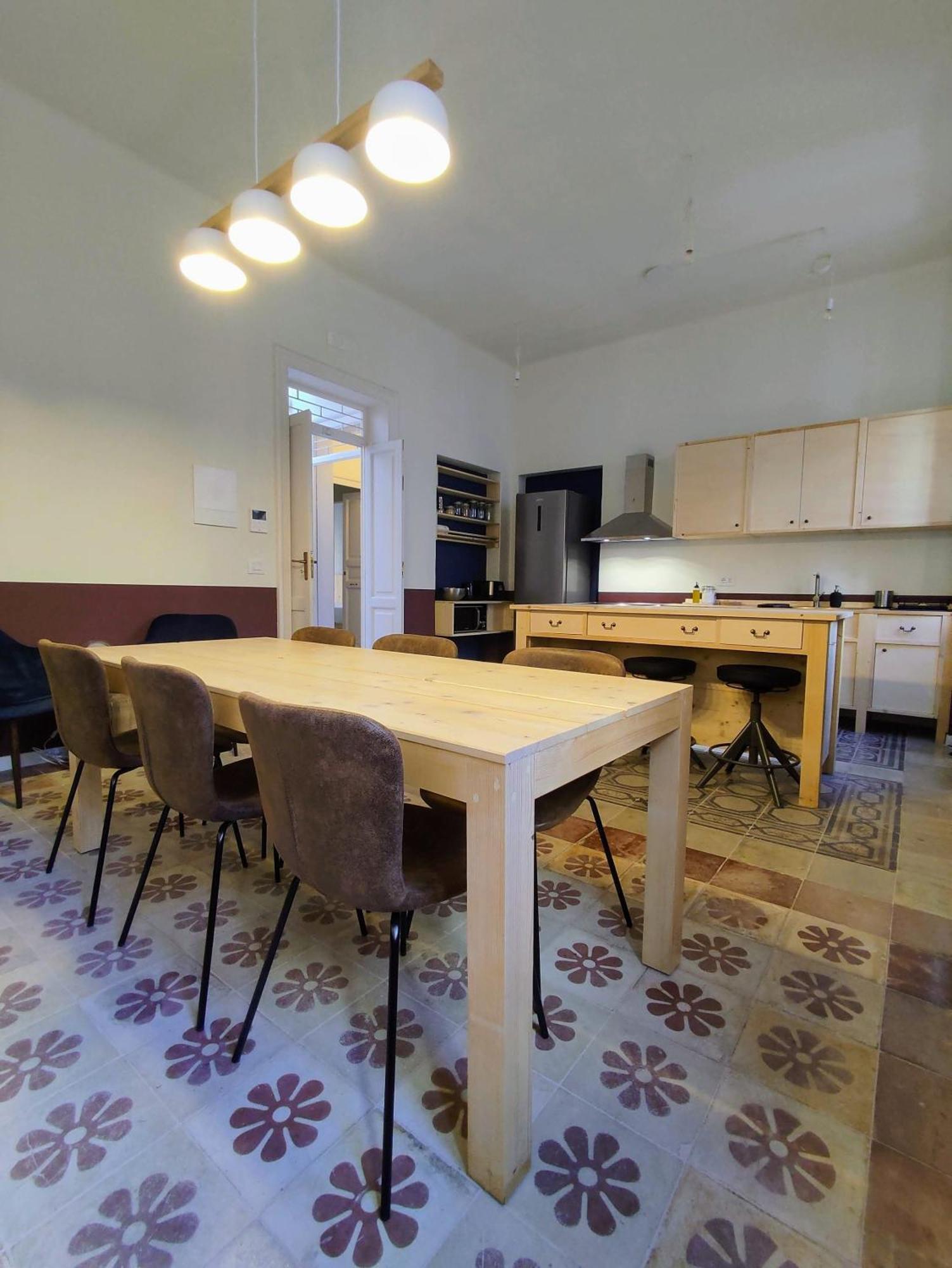 Lostabile Guesthouse & Coworking Bari Ngoại thất bức ảnh